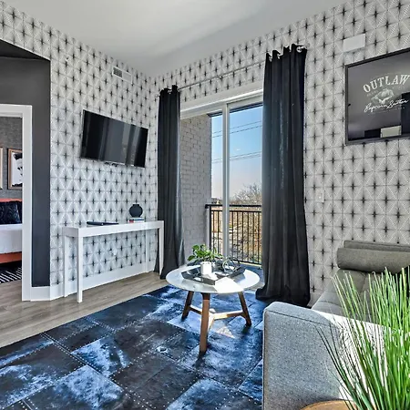 The Outlaw In Downtown Nashville By Nautical Properties